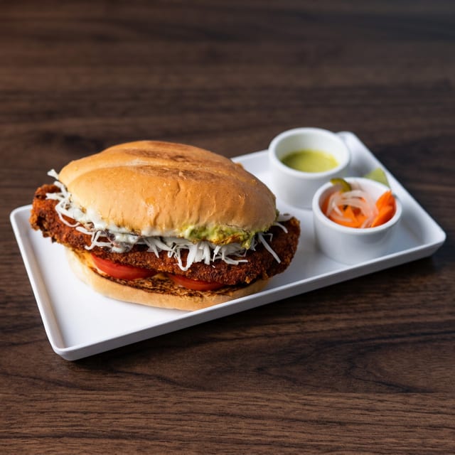 POLLO MILANES TORTA.